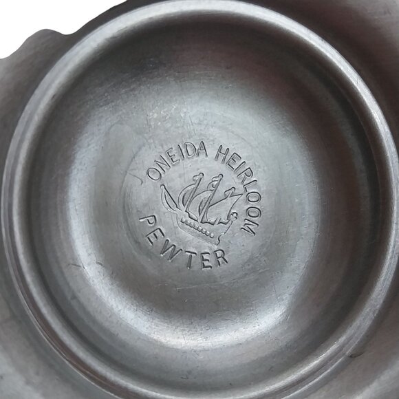 Vintage Oneida Heirloom Pewter Chamberstick Candle Stick Holder Loop Handle - Picture 5 of 8